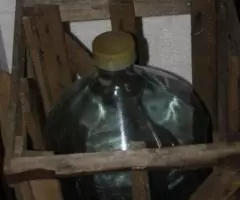 бутыли стекло 20 и 10 л. - 2