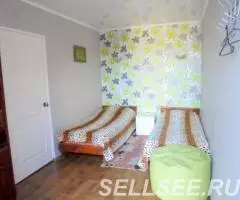 Трехкомнатный дом со своим двором и гаражом без хозяев. - 3