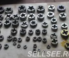 Плашки метрические разные. - 2