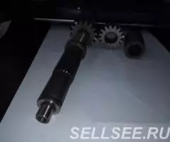 Вал-центральный мотор хода Komatsu PC60 - 4