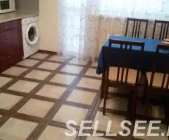 Сдаётся 1 ком. кв-ра евро-ремонт ближе к центру в новом доме - 3