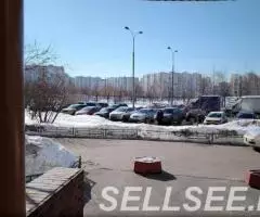 Под торговлю или услуги на первой линии домов. - 3