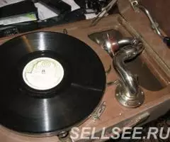 Патефон 20-е годы, з-д Молот, СССР. - 2