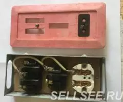 Блок электрокомбинированный:1 розетка + 3 выключателя - 2