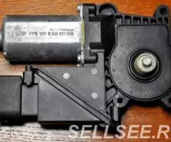 Мотор стеклоподъёмника задней правый двери на Mercedes W210 - 2