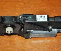 Мотор стеклоподъёмника задней правый двери на Mercedes W210 - 3