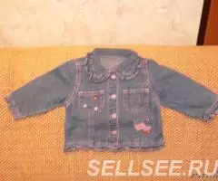 новую ветровку джинсовую на рост 84 см. - 2