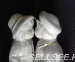 Фарфоровая статуэтка. Первый поцелуй. - 3