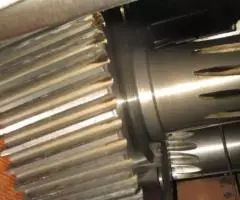 Редуктор передвижения крана гусеничного СКГ-63 100 - 4