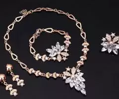 Комплект ювелирных изделий. Прозрачный хрусталь - 2