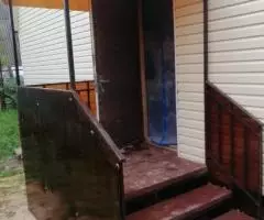 Крыльцо на металлокаркасе с козырьком. - 2