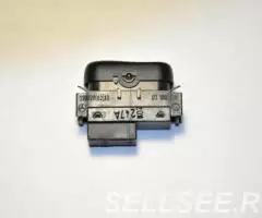 Кнопка стеклоподъёмника задняя правая от Mercedes W210 - 2