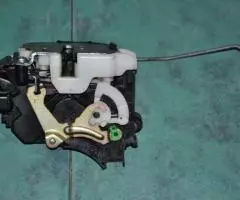 Замок передней левой двери Mitsubishi Lancer - 2