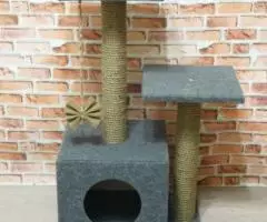 Домик для кошек с когтеточками