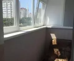 Сдается однокомнатная возле ТРЦ Симолл Острякова - 3