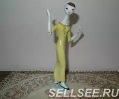 Фарфоровая статуэтка , Венгрия - 2