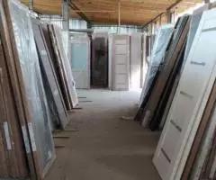 Продажа межкомнатных дверей в стиле HI-TECH и классика. - 4