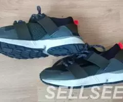 Детские кроссовки 30-го размера - 2