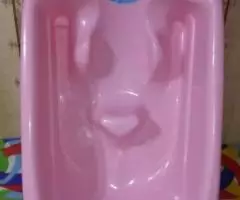 Розовая ванночка для купания младенцев Пластишка - 3