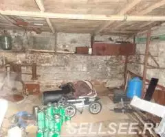 Продам гараж в районе площади - 2
