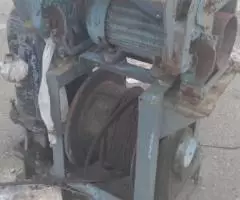 Стреловая лебедка крана МКГ-25БР. - 2