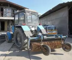 Трактор МТЗ 82, 4000 м/ч, отвал, щетка - 5