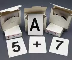 Комплект цифр, букв и знаков с магнитным креплением по математике для начальной школы - 4