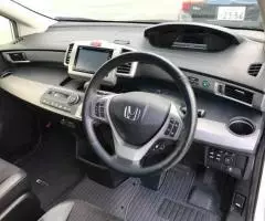 Минивэн гибрид 6 мест Honda Freed Hybrid кузов GP3 Premium Edition гв 2016 - 3