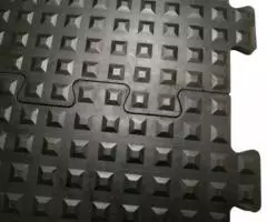 Резиновая плитка РезиПлит Пирамидка полы в холодном гараже - 3