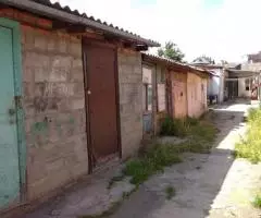 Земельный участок в частном дворе, на 5 совладельцев. Земельный участок приватизирован, 1/6 доли - 7