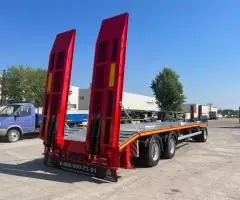 Низкорамный трал 4589PF 3-х осный двух скатный красный - 2