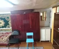 Сдаю часть дома р-н Аз. рынка. Отд. вход, 2 ком. в/у. - 4