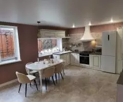 Два 2-этажных дома с баней и отличной возможностью инвестирования - 8