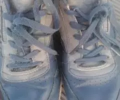 Продаю кроссовки Reebok оригинал 40 размер цвет синий состояние хорошее метро Отрадное - 5