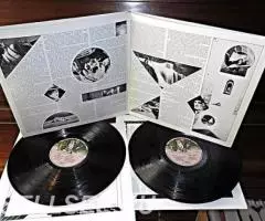 Genesis - The Lamb Lies Down On Broadway - 2