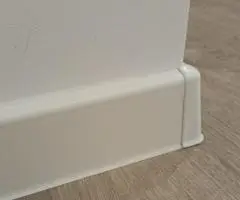 Плинтус напольный белый 70 мм. 2,2 м. Деконика Deconika, 001 Белый Цена за 10 метров - 3