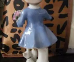 Фарф. Герман. Юный Дэнди с букетом и собачкой у ног . - 3