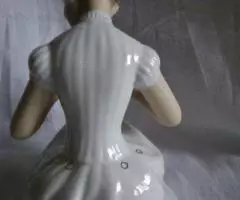 Фарф. Валлендорф. Германия. Девочка с цветком - 3