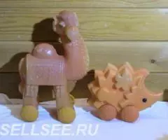 Каталка игрушка СССР и домик и лейка пластмасовая игрушка - 2